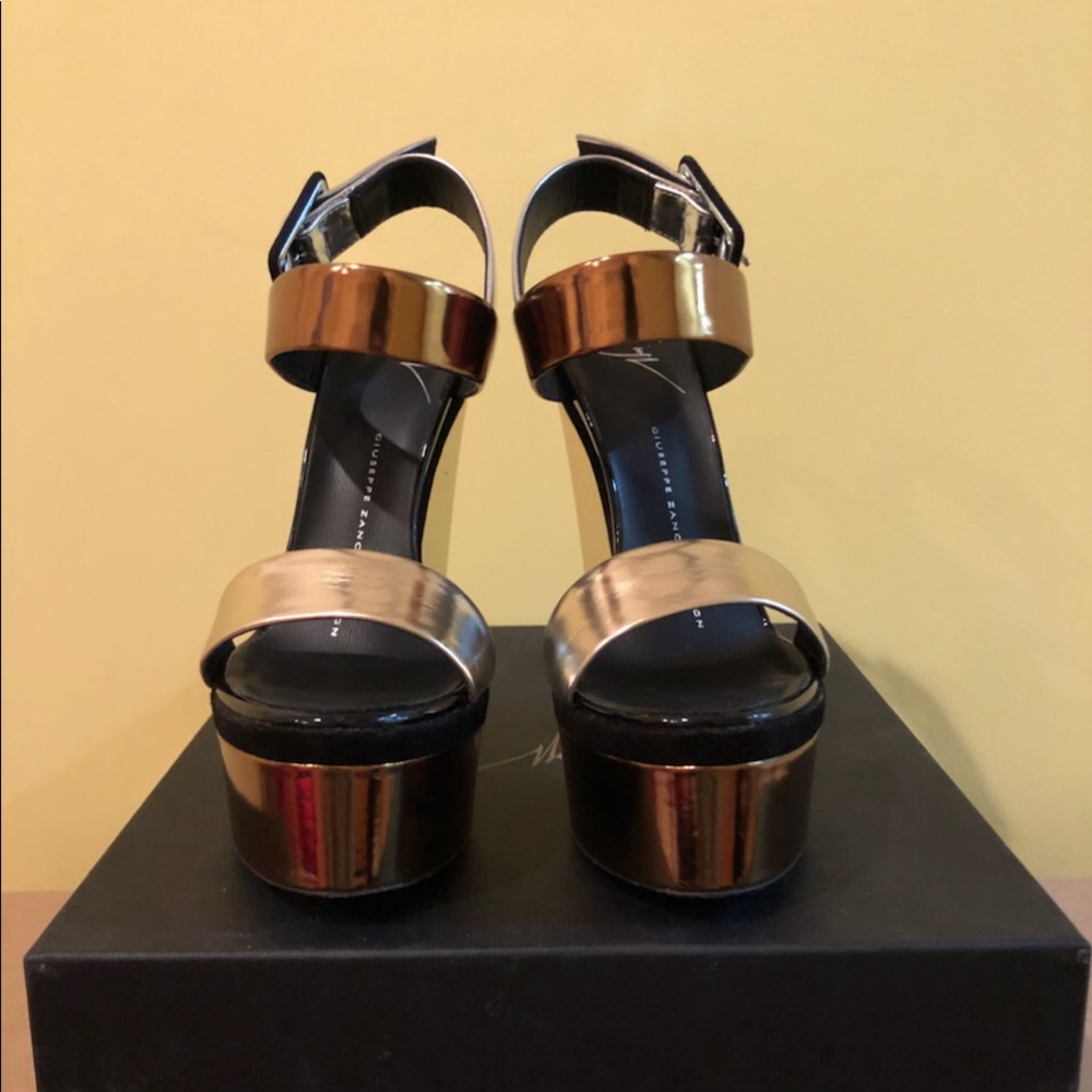 Guiseppe Zanotti metallic sandals